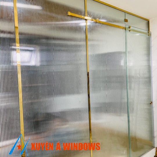 PHÒNG TẮM KÍNH CƯỜNG LỰC 001