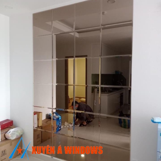 KÍNH THỦY ỐP TƯỜNG TRANG TRÍ 001